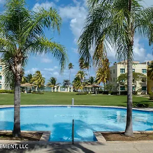 Upscale At Aquatika Beach & Vacation Apartment Loiza